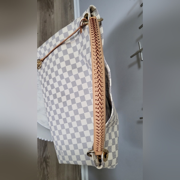 Louis Vuitton Artsy MM, Damier Azur, Like New Condition - Picture 6 of 16